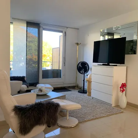 Private Im Gebaeude Des Graf Eberhard Apartment