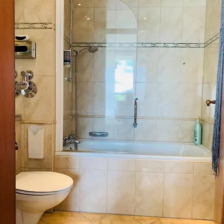 Private Im Gebaeude Des Graf Eberhard * Bad Urach